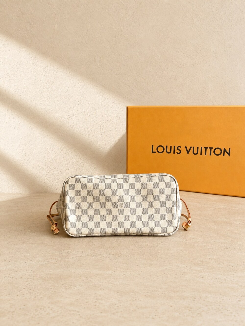 Louis Vuitton Neverfull Beige Lining Bag | New / Unused - Picture 4 of 6